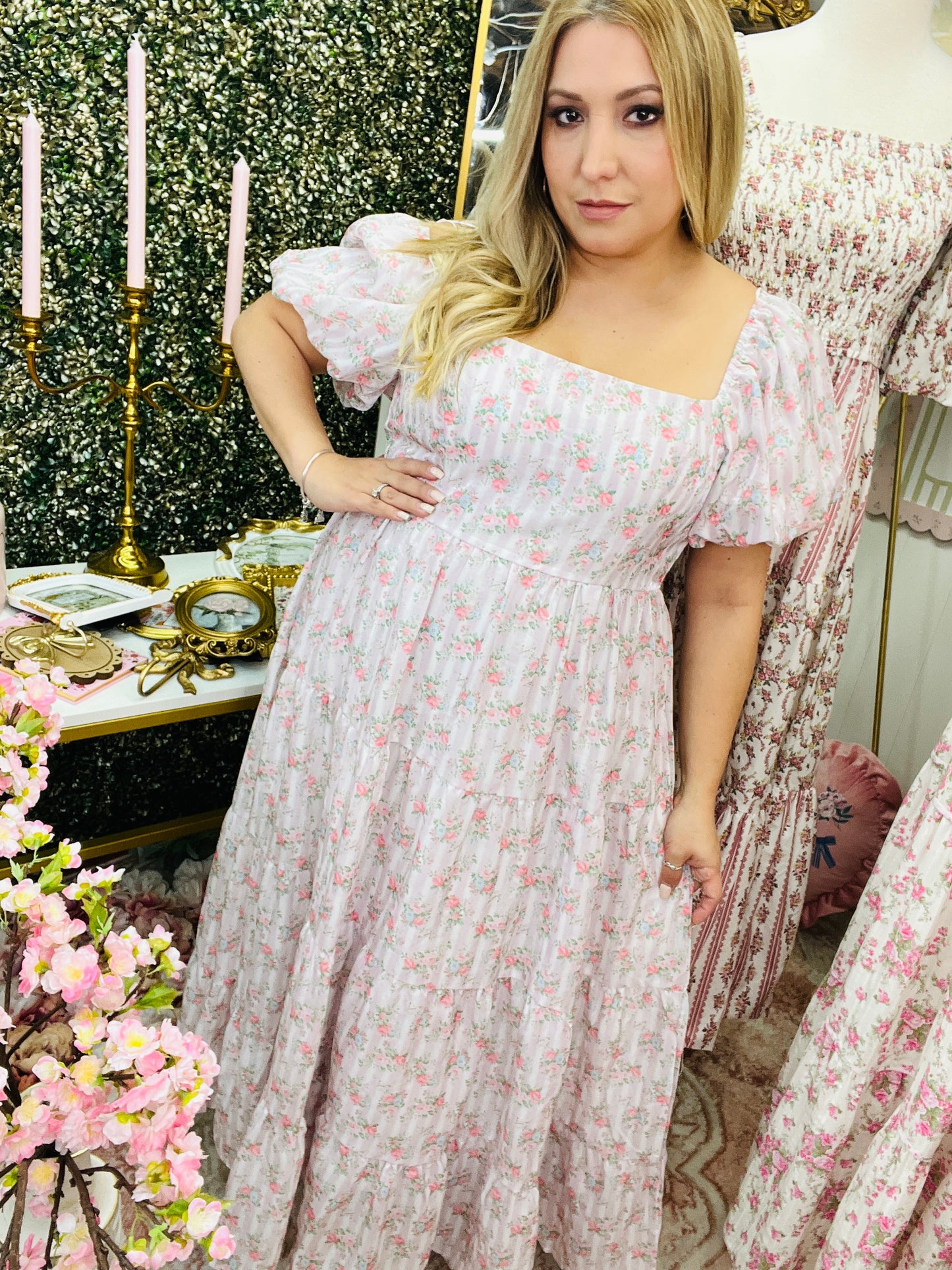 FLORAL PRINTED W/BOW BACK TIE DETAIL MIDI DRESS