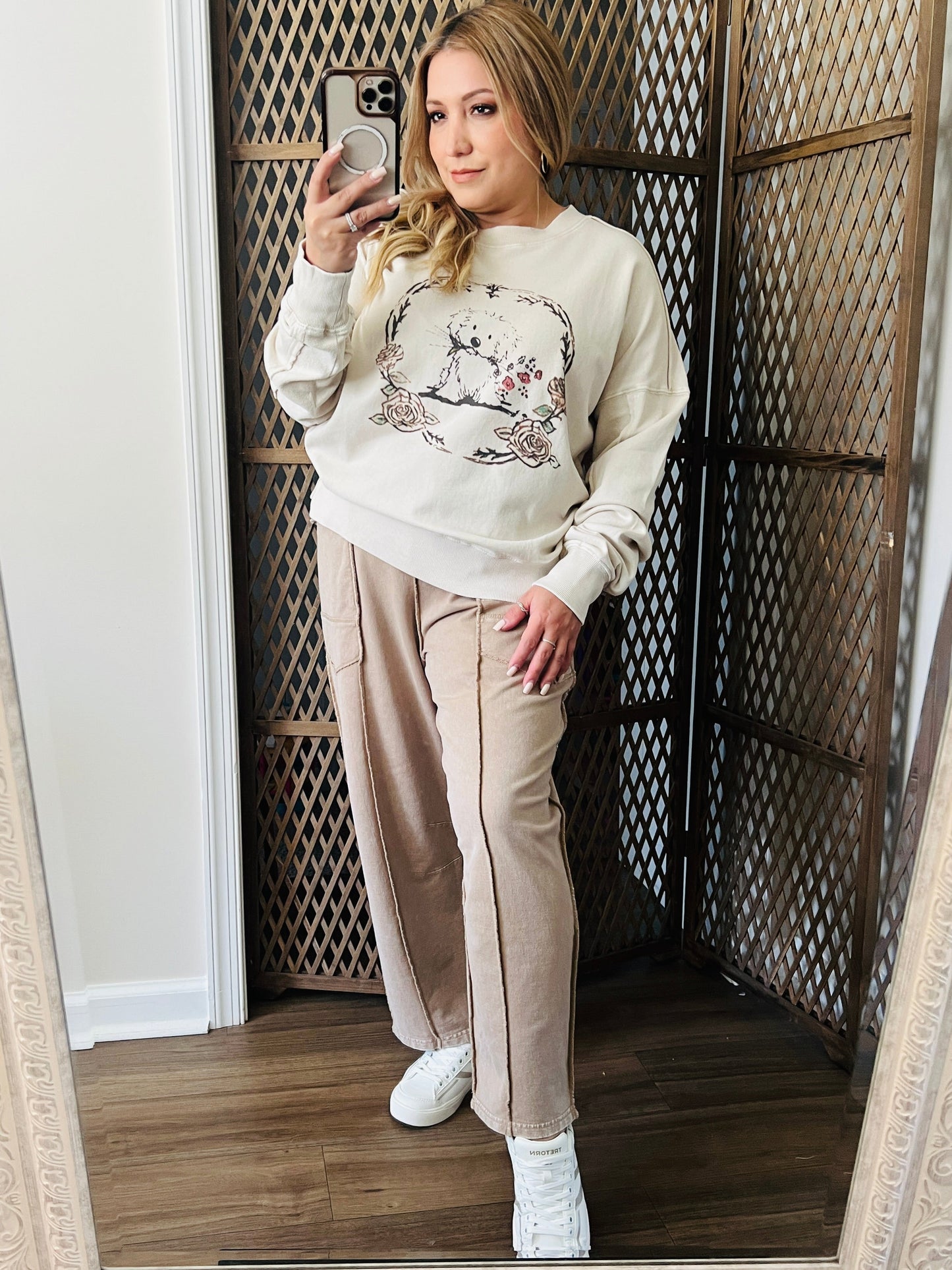 PUPPY GRAPHIC WASHED TERRY PULLOVER