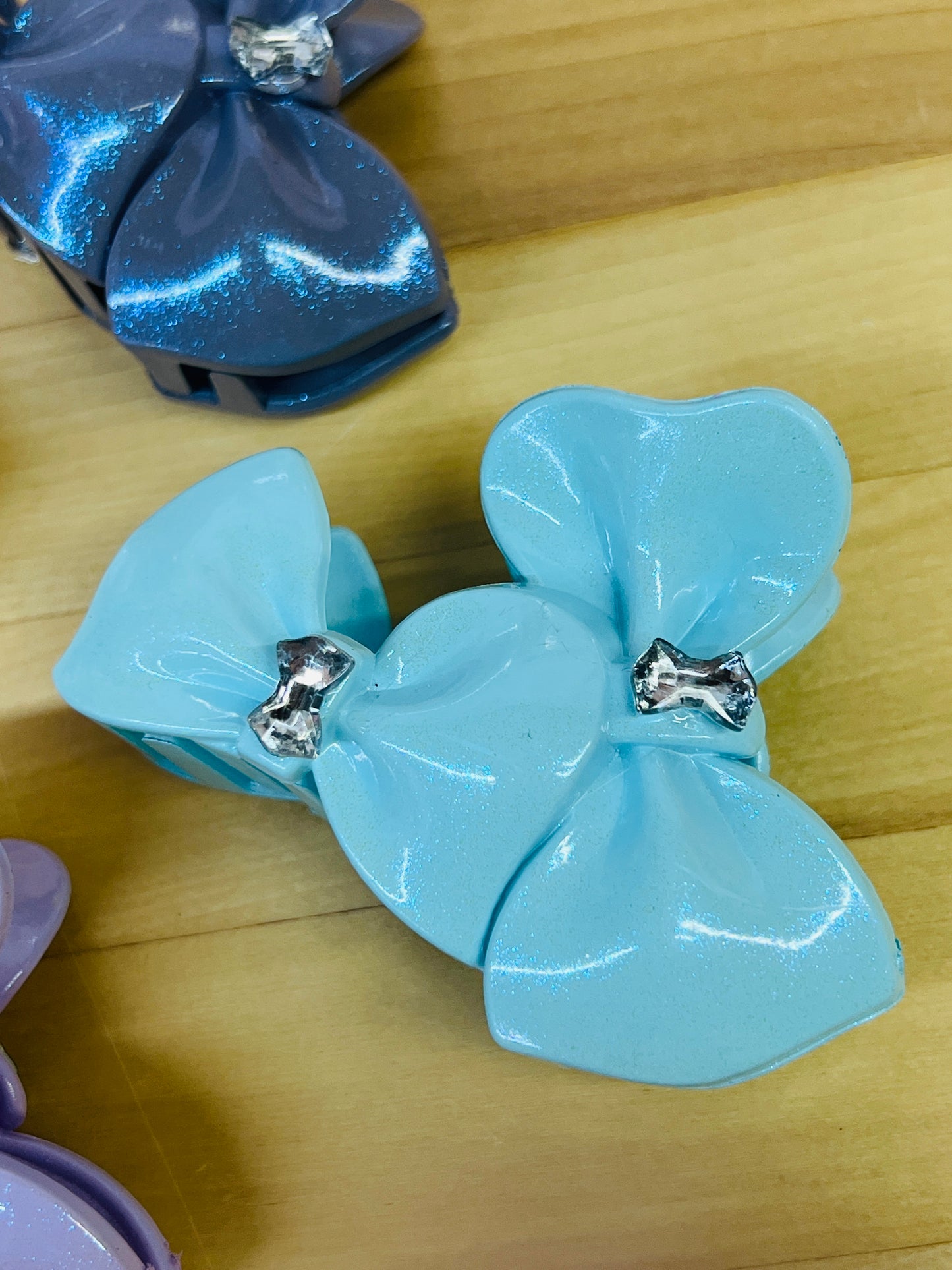 BOW CLIP