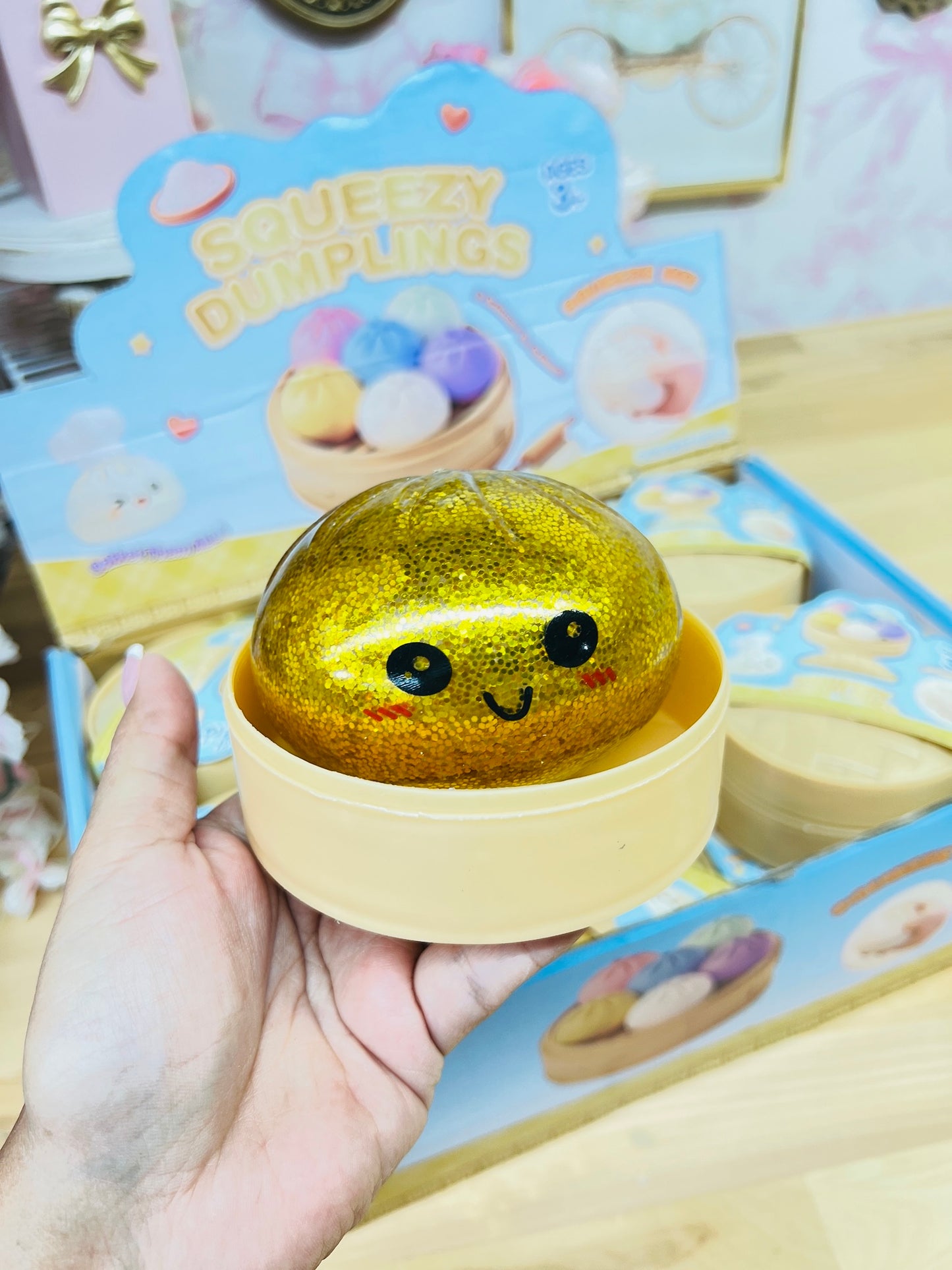 MYSTERY ORBEEZ GLITTER DUMPLINGS