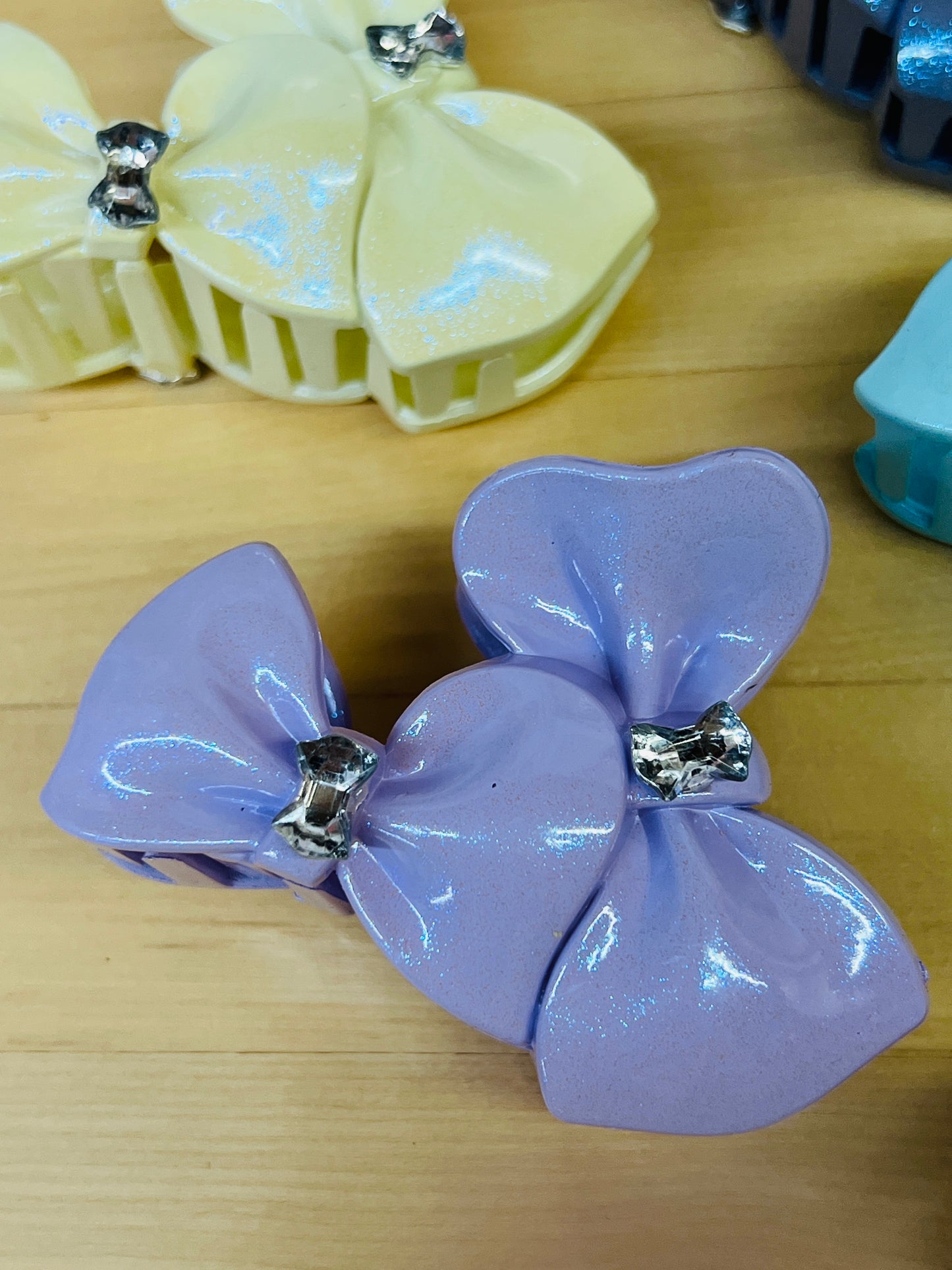 BOW CLIP