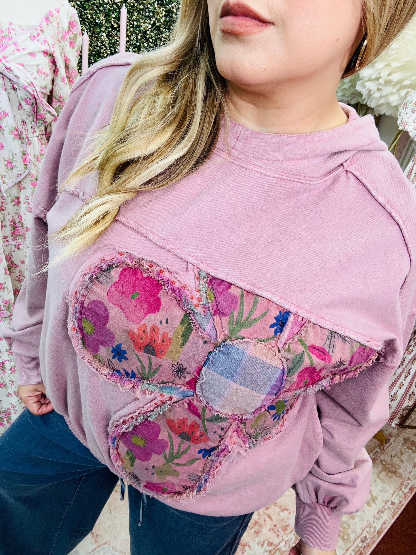 FLOWER PATCH WASHED TERRY PULLOVER HOODIE