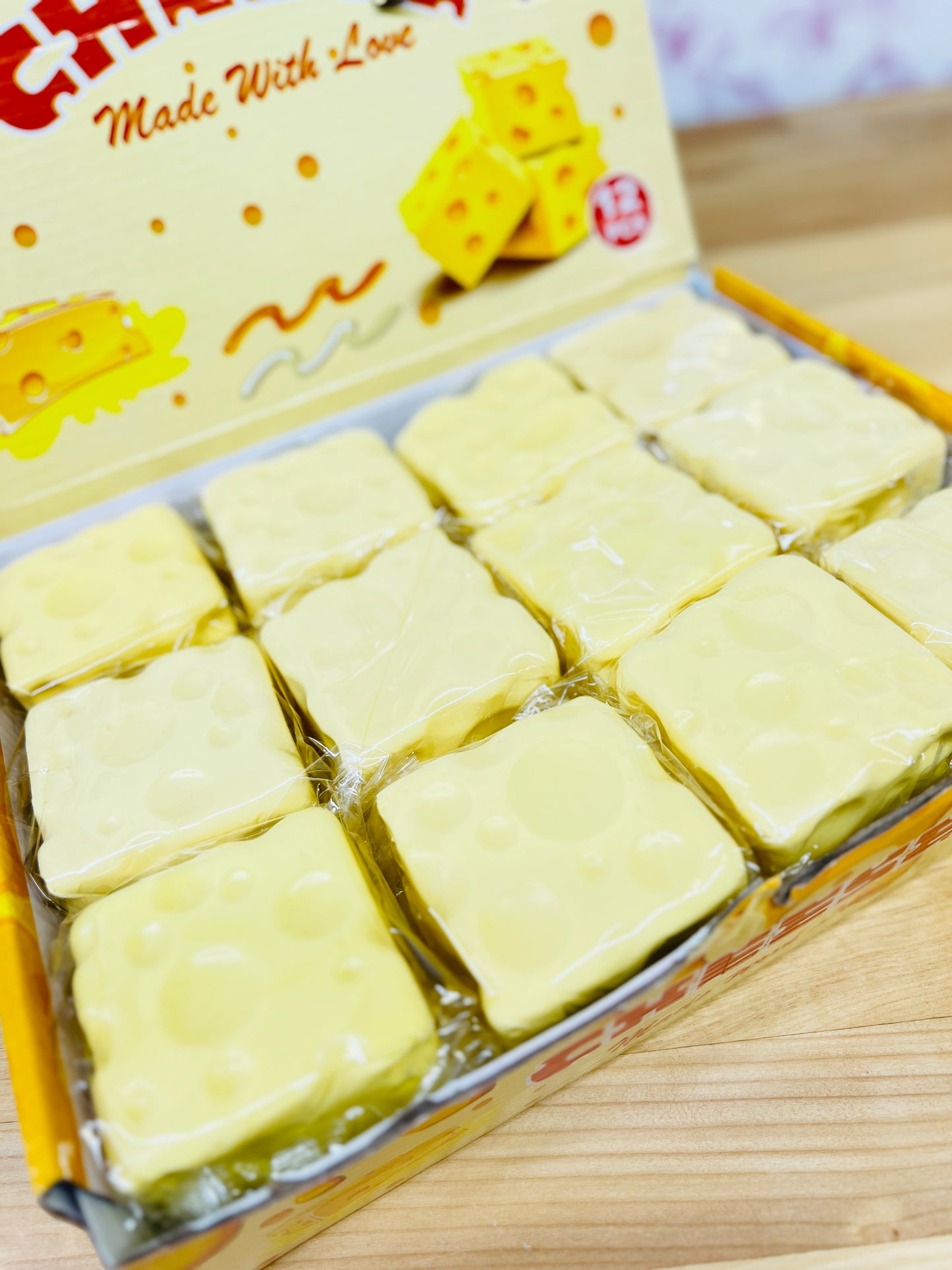 CHEESE CUBE SQUISHY TOY