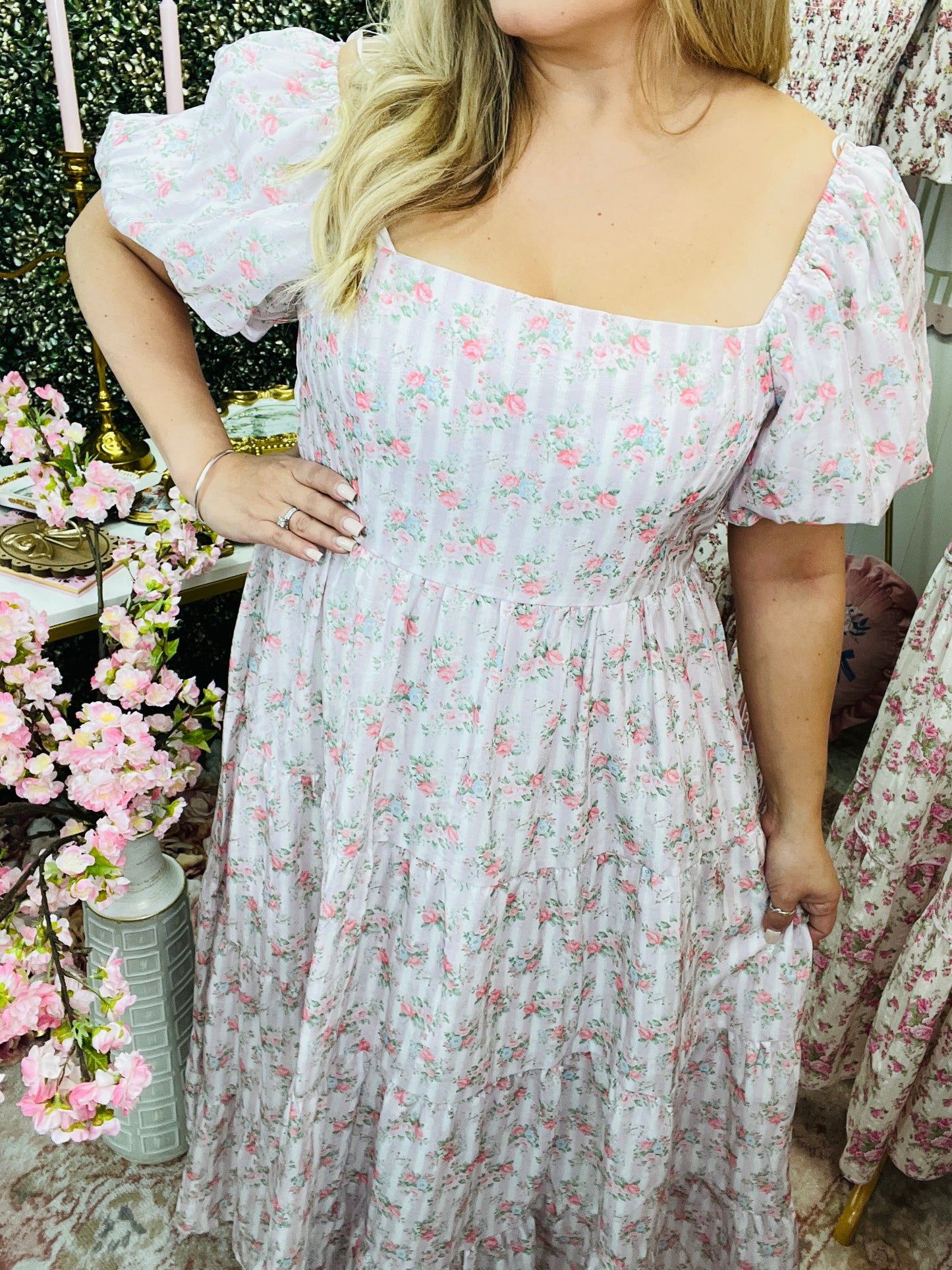 FLORAL PRINTED W/BOW BACK TIE DETAIL MIDI DRESS