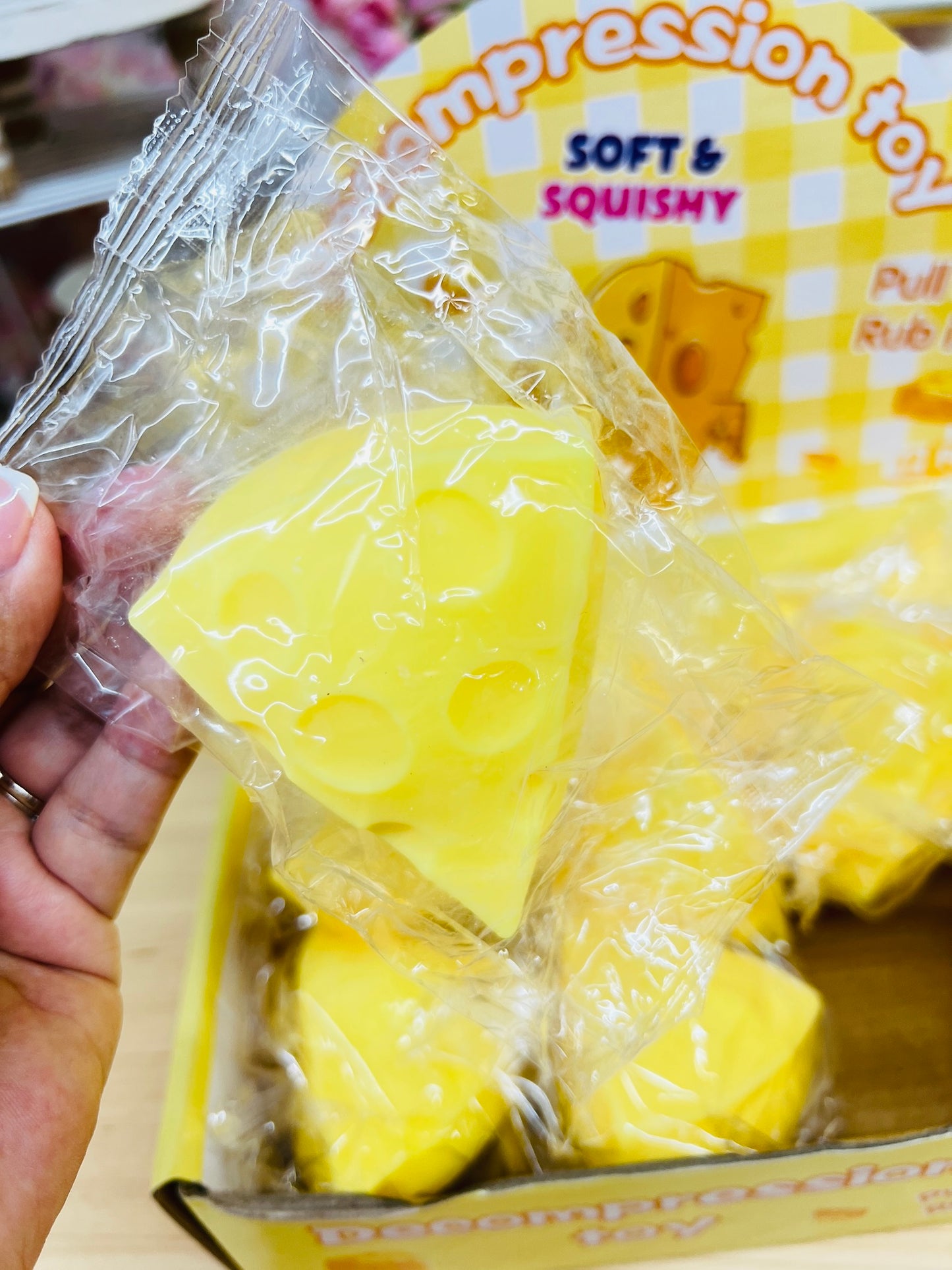 CHEESE SOFT & SQUISHY DECOMPRESSION TOT