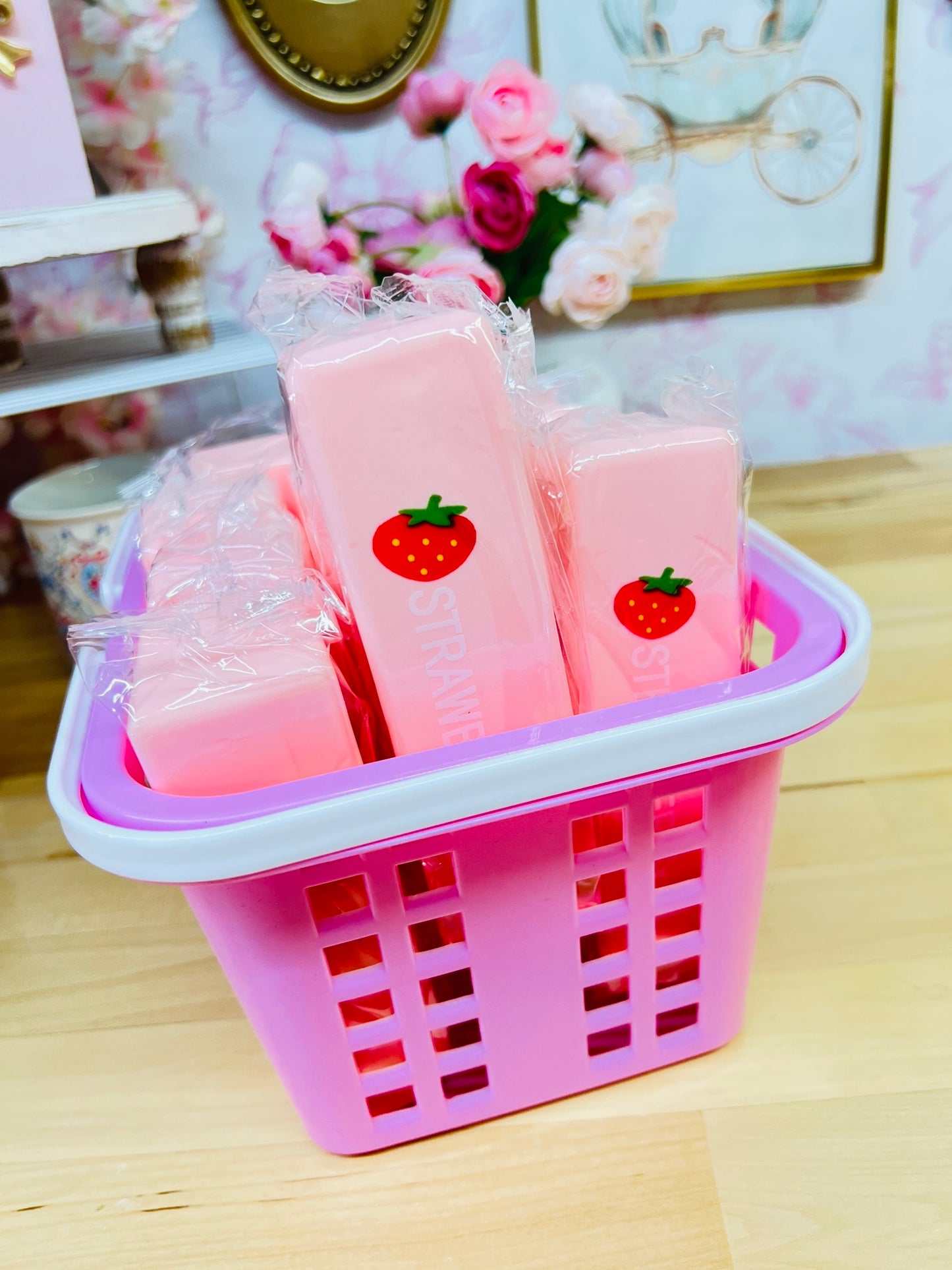 STRAWBERRY BUTTER SLOW RISE SQUISHY TOY