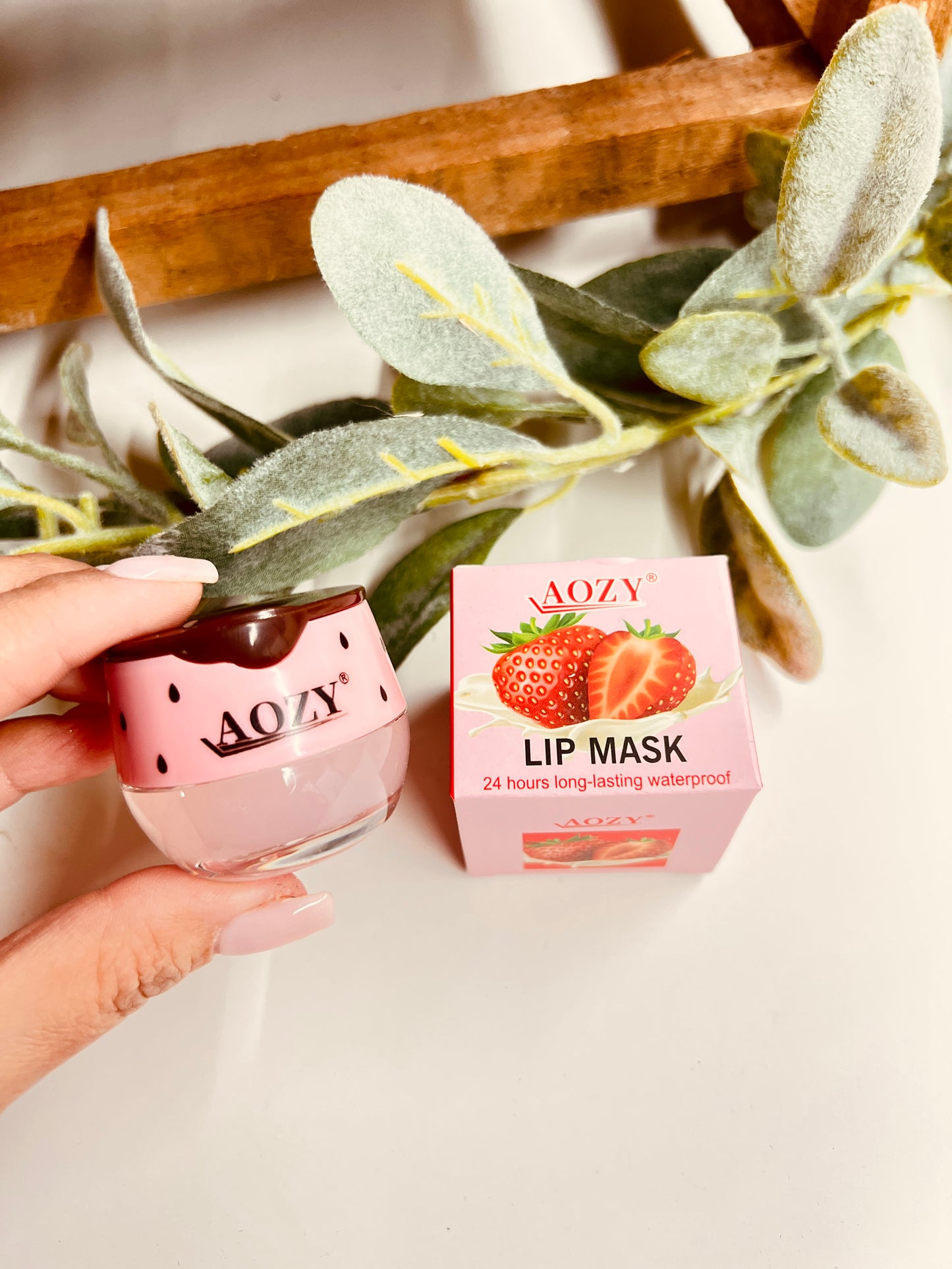 LIP MASK