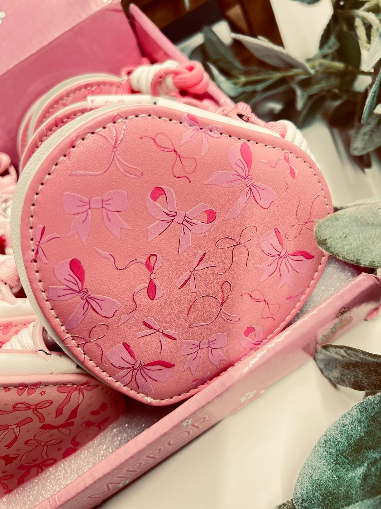MYSTERY HEART SHAPED COQUETTE MIRROR
