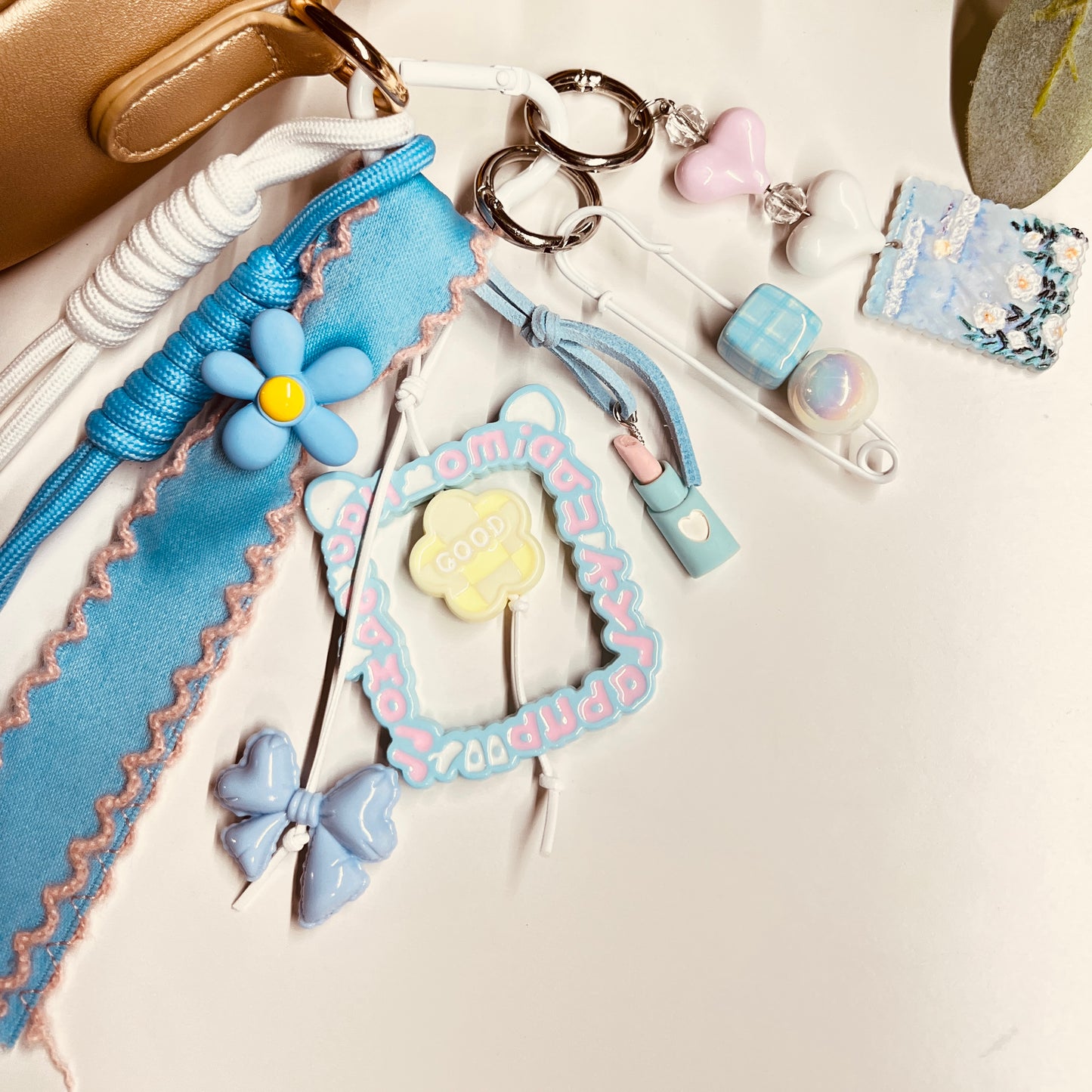 HANDMADE BAG CHARMS ~ KITTY FRAME/HEARTS