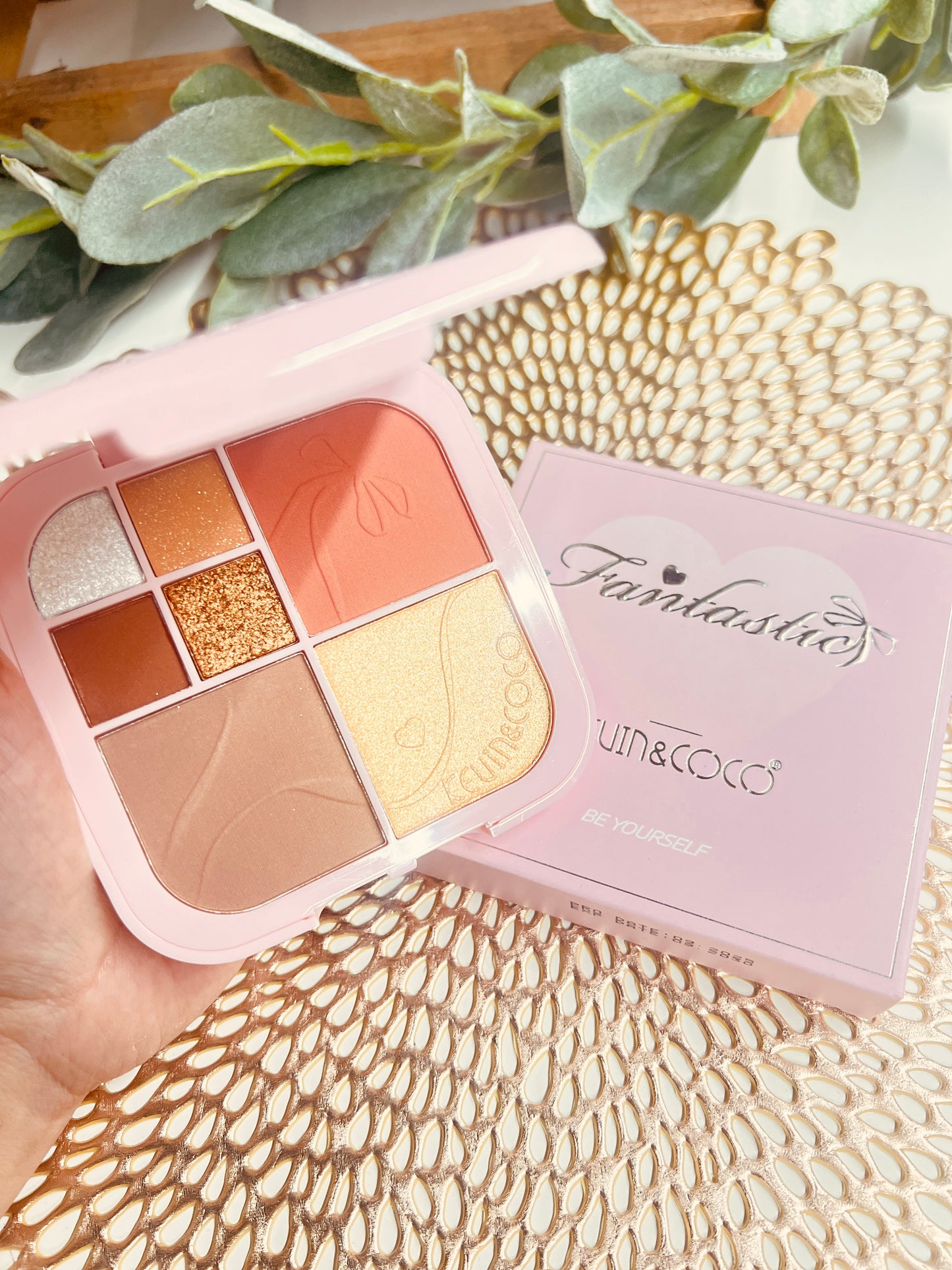 KEVIN & COCO MAKEUP PALETTE