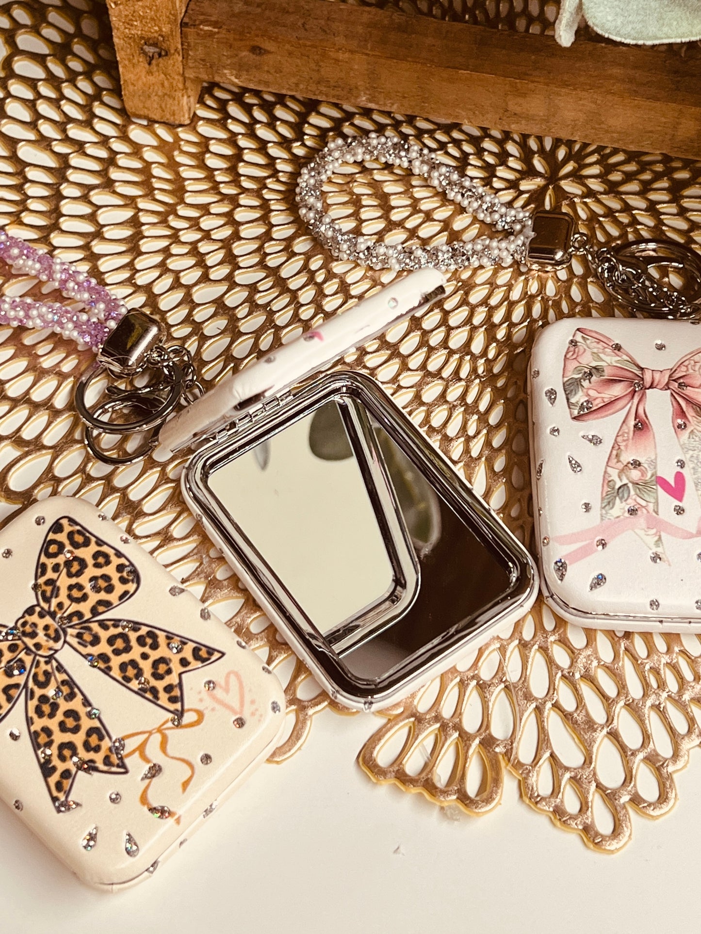 COQUETTE MIRROR
