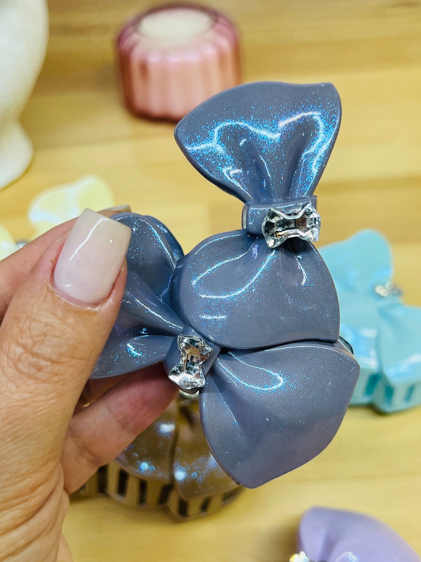 BOW CLIP