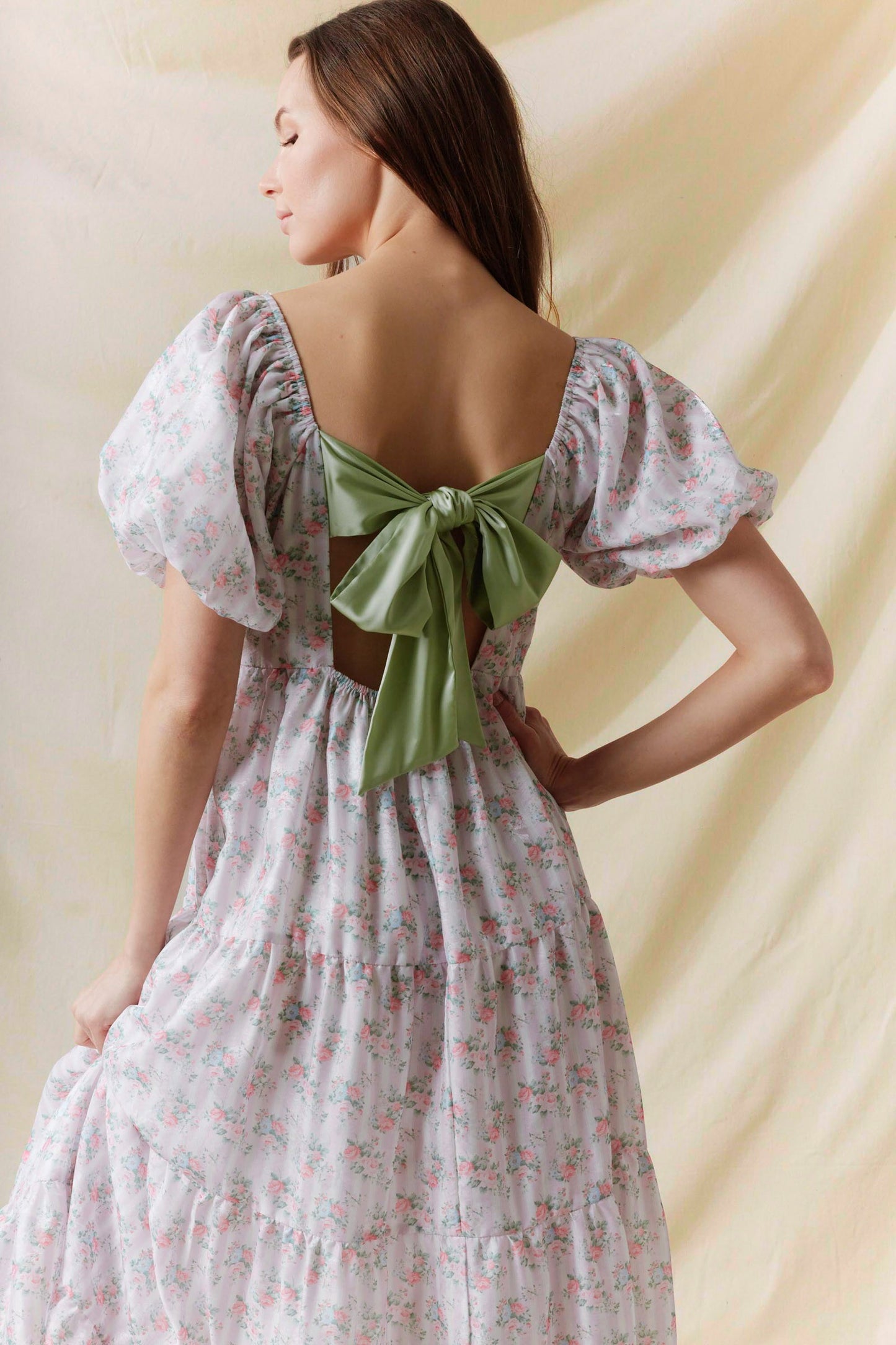 FLORAL PRINTED W/BOW BACK TIE DETAIL MIDI DRESS